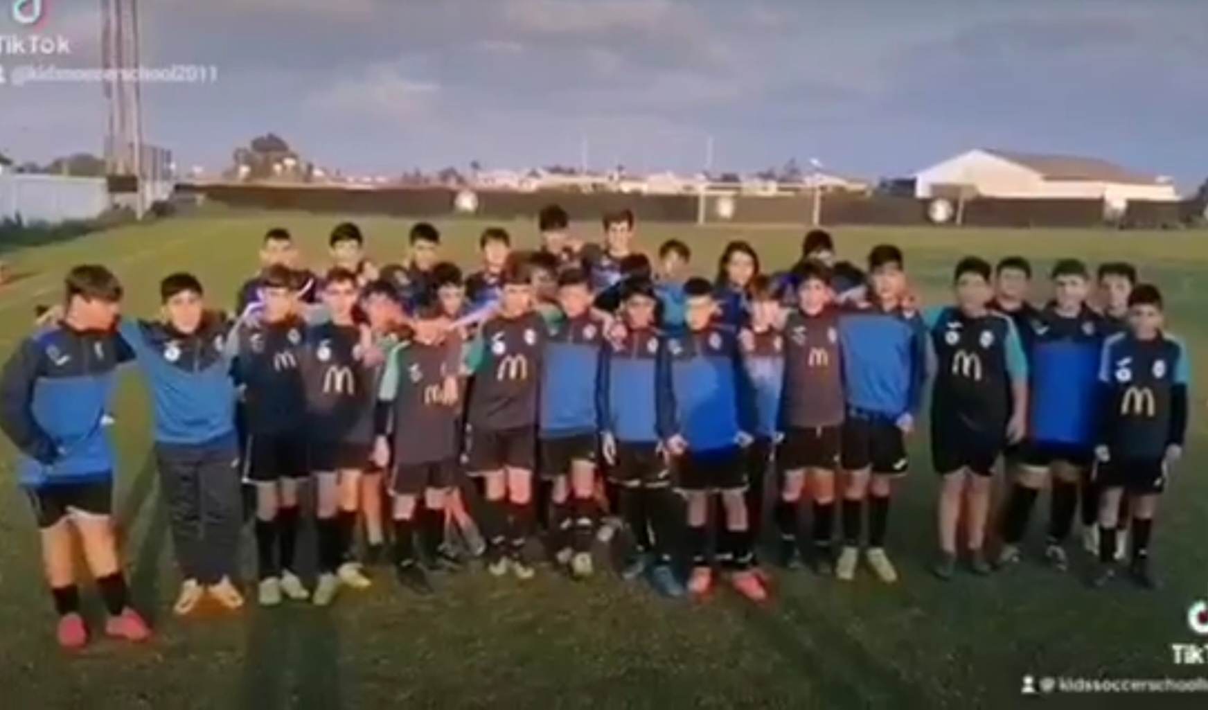 Γιορτινές Ευχές από τα Παιδιά της Σχολής Kid’s Soccer School Εθνικός Άχνας VIDEO